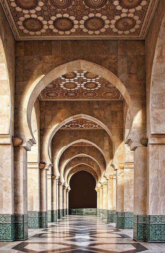 close-up photo from a historical building in maroco with marble floor